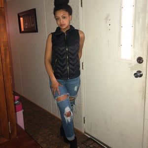 SLEEVELESS PUFF VEST💛